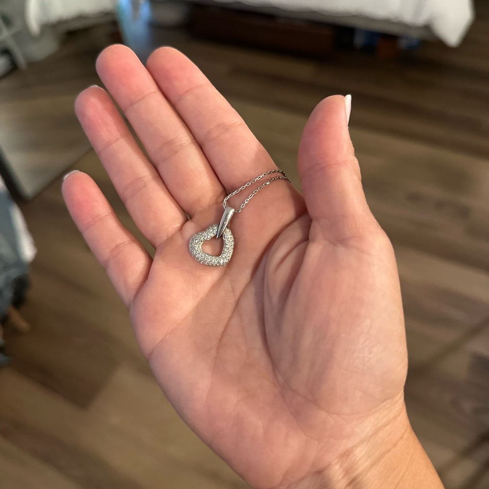 Elegant Silver Heart Pendant Necklace